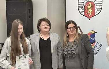 Wręczenie nagr&oacute;d laureatom Gminnego Konkursu Plastycznego 1