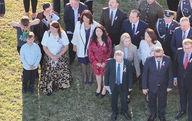 "Honorowy Obywatel Gminy Ił&oacute;w" Śp. Marian i Henryk Popielarek 109