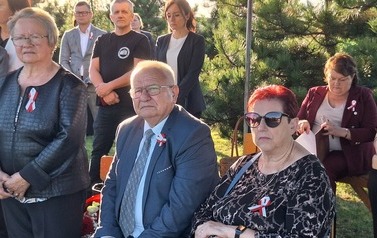 "Honorowy Obywatel Gminy Ił&oacute;w" Śp. Marian i Henryk Popielarek 146