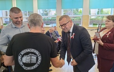 "Honorowy Obywatel Gminy Ił&oacute;w" Śp. Marian i Henryk Popielarek 168