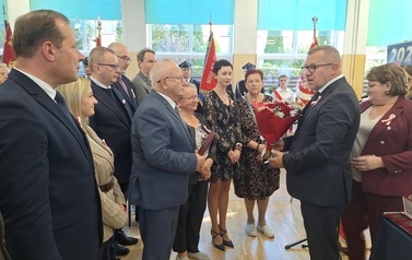 "Honorowy Obywatel Gminy Ił&oacute;w" Śp. Marian i Henryk Popielarek 181