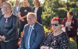 "Honorowy Obywatel Gminy Ił&oacute;w" Śp. Marian i Henryk Popielarek 146
